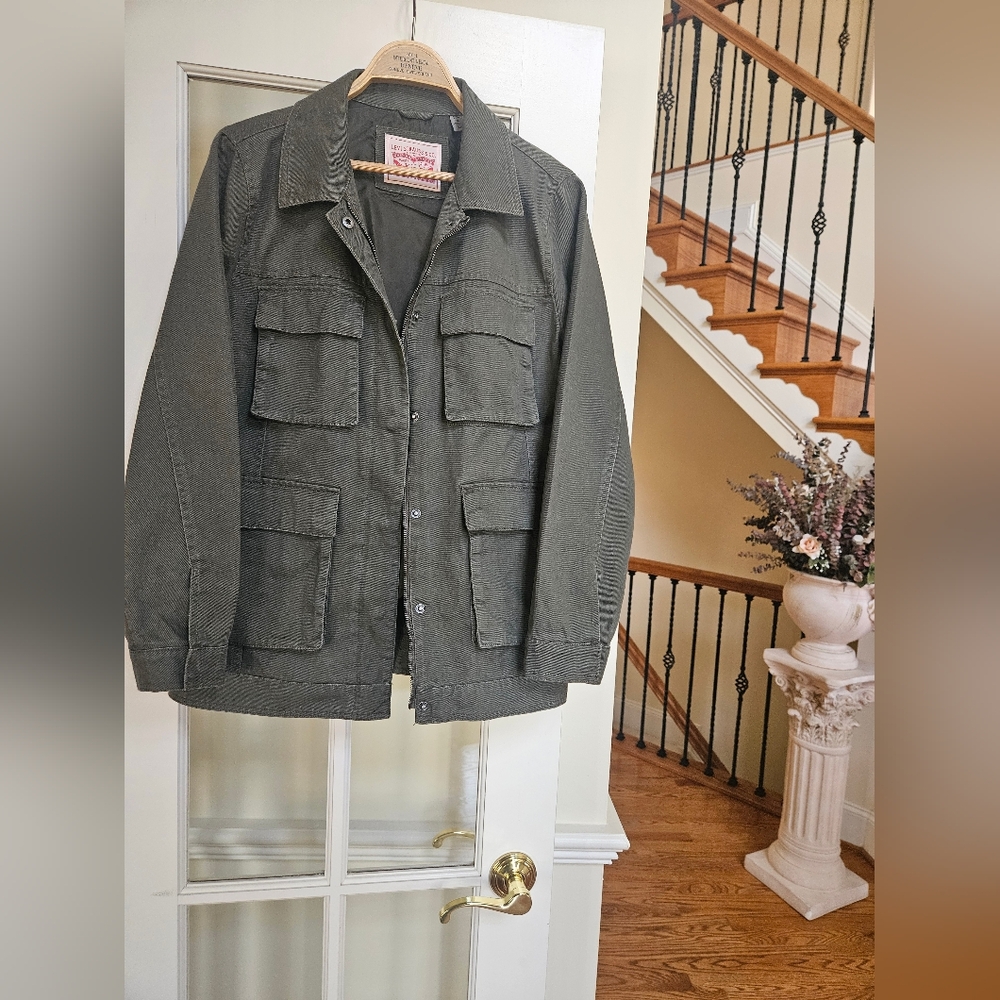NWOT Levi Strauss & Company Women's Safari Denim Olive Green Utility Jacket